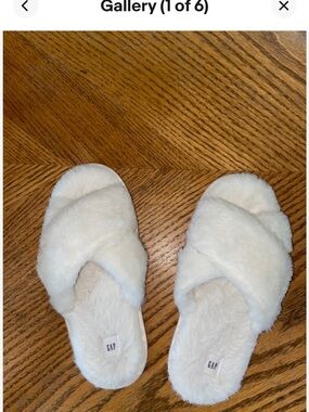 GAP Women's SOFT Faux Fur Slide Slippers Small